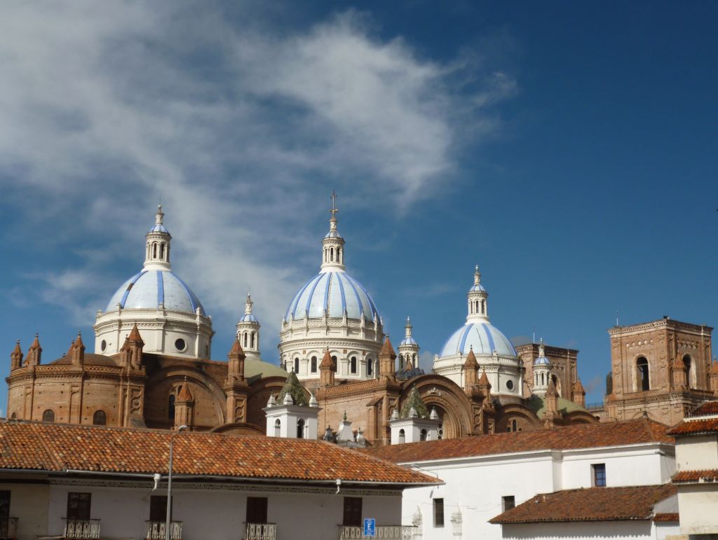 ecuador-cuenca-cathedral